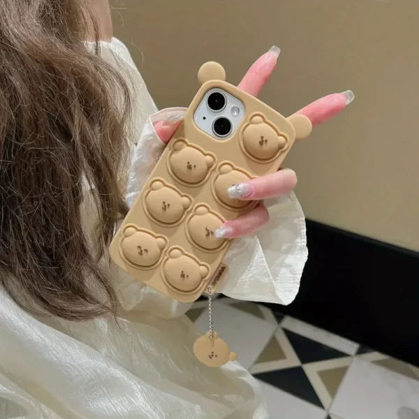 The pressure-reducing bear is suitable for the Apple full-wrap shockproof protective case, a creative niche product suitable for Apple Iphone 15 Pro Max